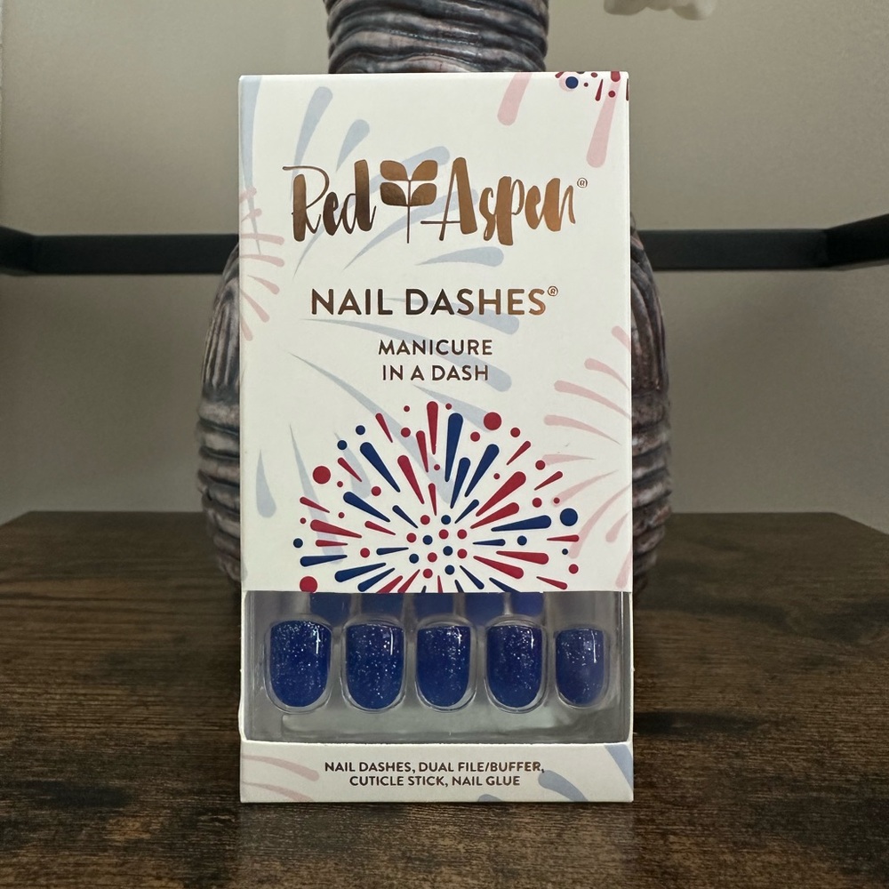 Red Aspen Blue Glitter Press-On Nails